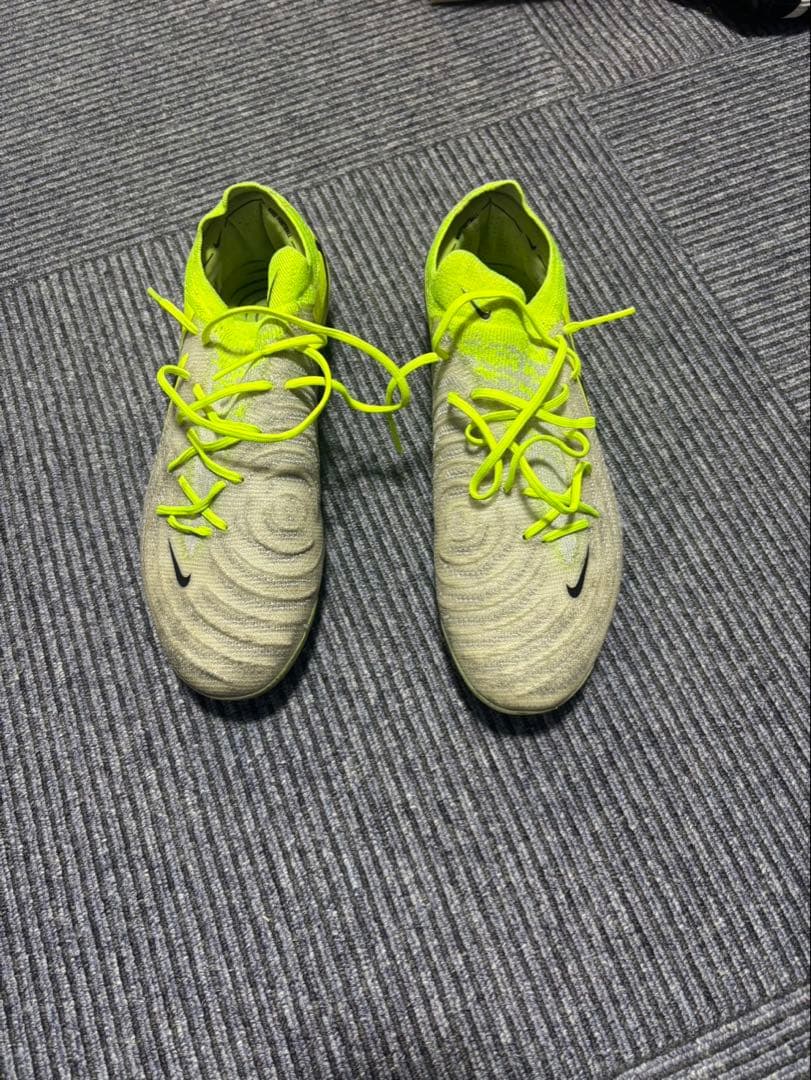 NIKEファントム