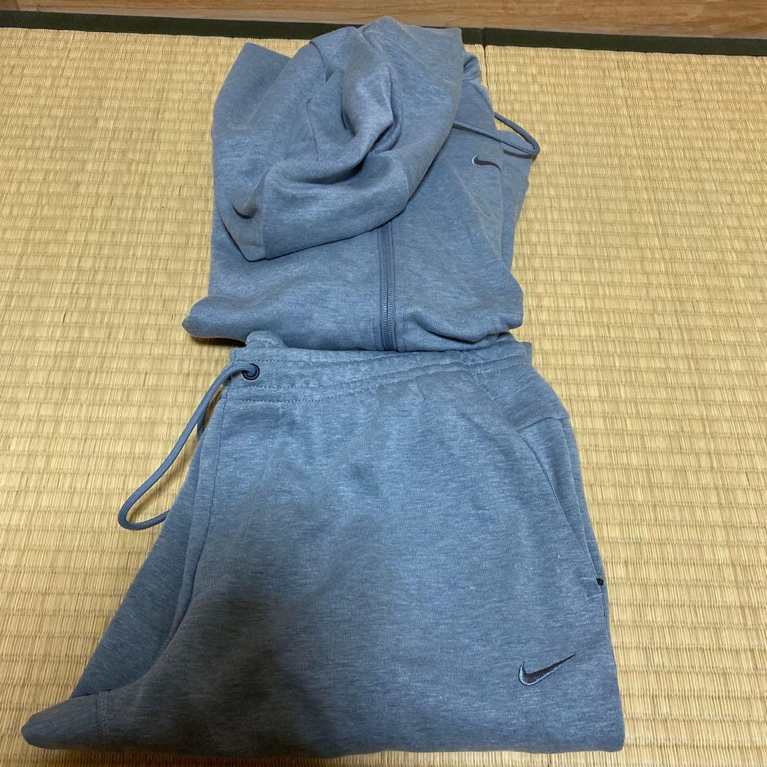 Nike トレーニングウェア　上下セット グレー　X Lサイズ