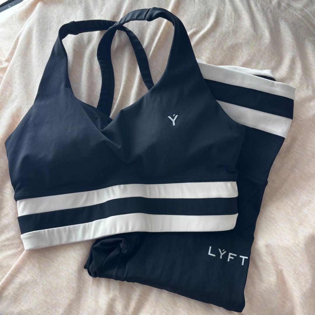 LYFT スポーツブラとレギンスセット