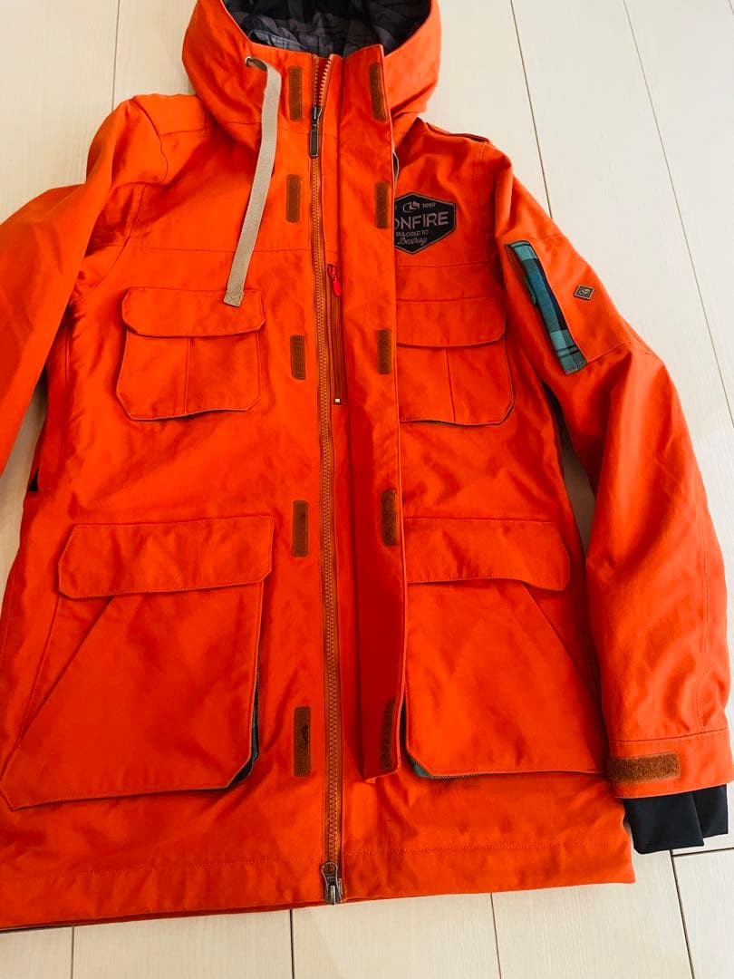 ★超美品★BONFIRE スノーボードジャケット防水性15K/10K サイズS