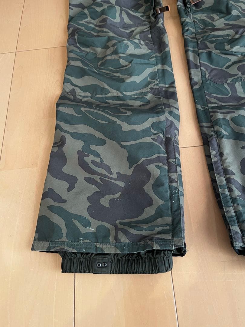 Burton ビブパンツ AG BREAKNECK BIBメンズS 迷彩