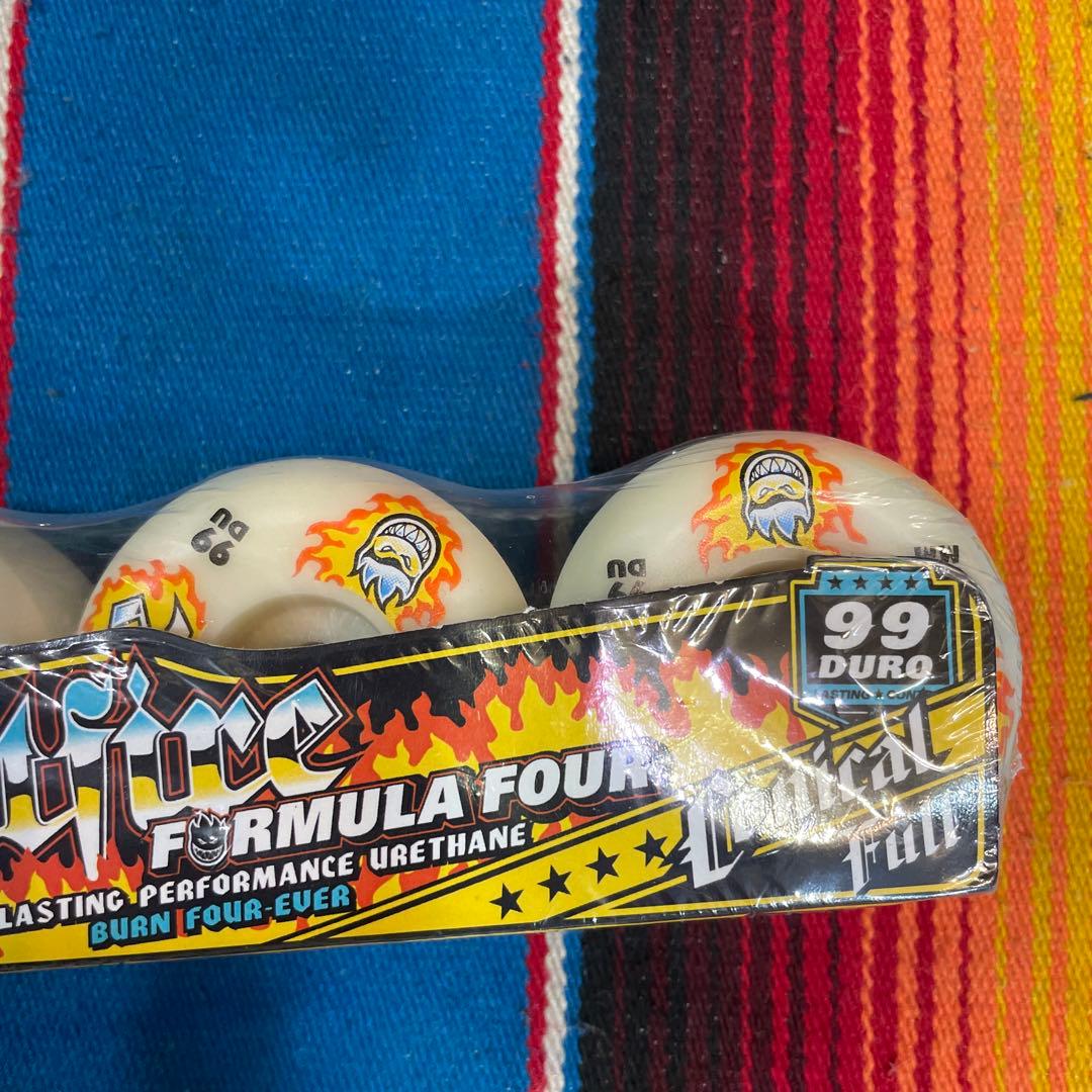スピット　Spitfire Formula Four 99Duro 54mm