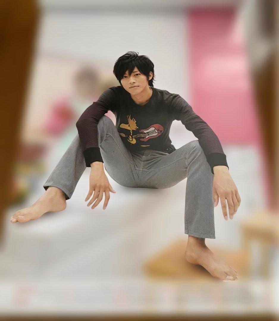 松坂桃李 2010年カレンダー 直筆サイン入り