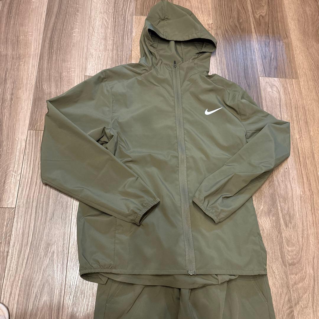 NIKE ジャージ上下　オリーブ色