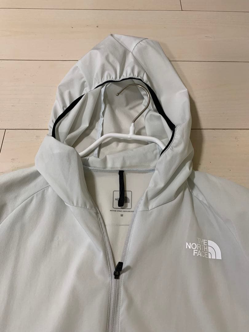 THE NORTH FACE ライトグレー　M ウィンドブレーカー