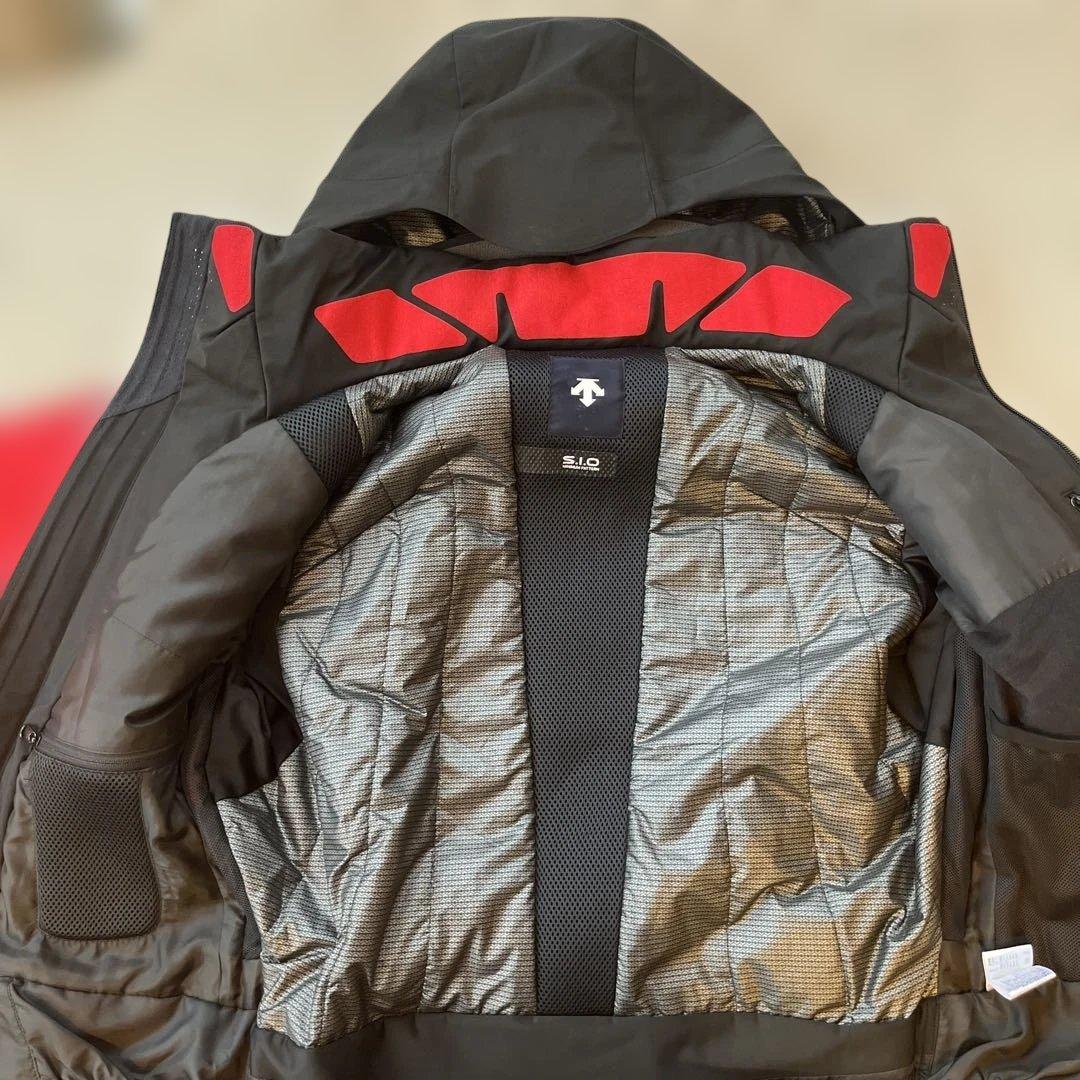 DESCENTE swiss ski フード付きジャケット 赤黒