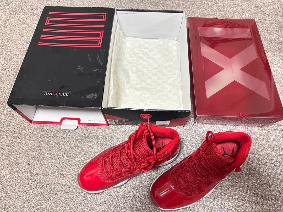 Air Jordan 11 レッド