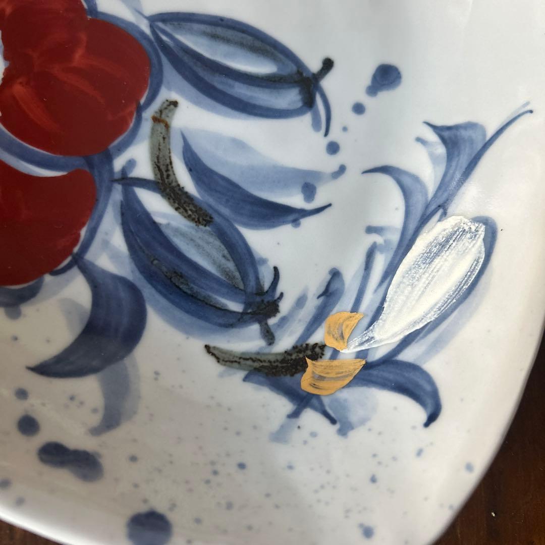 作家　陶芸作家　梅田純一　三角皿　三角鉢　椿