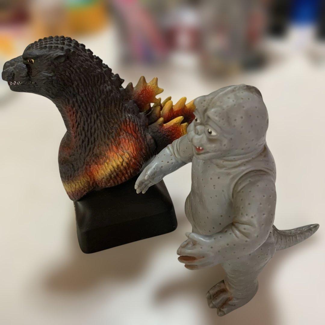 ゴジラ とミニラフィギュア2セット　お値下