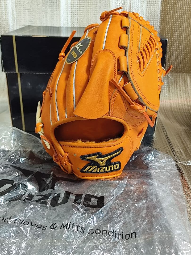 【新品レア物】【早いもの勝ち】投手用Mizuno Pro オレンジレザーグローブ