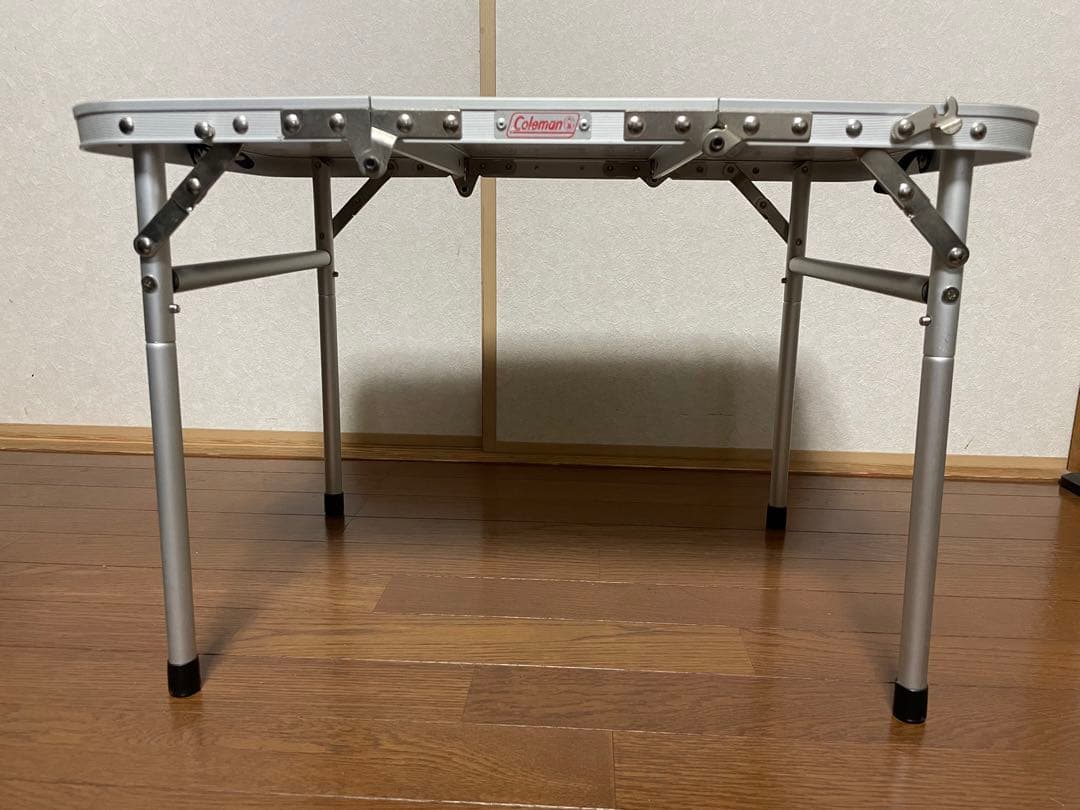Coleman 三折テーブルCompact Tri-Folding Table