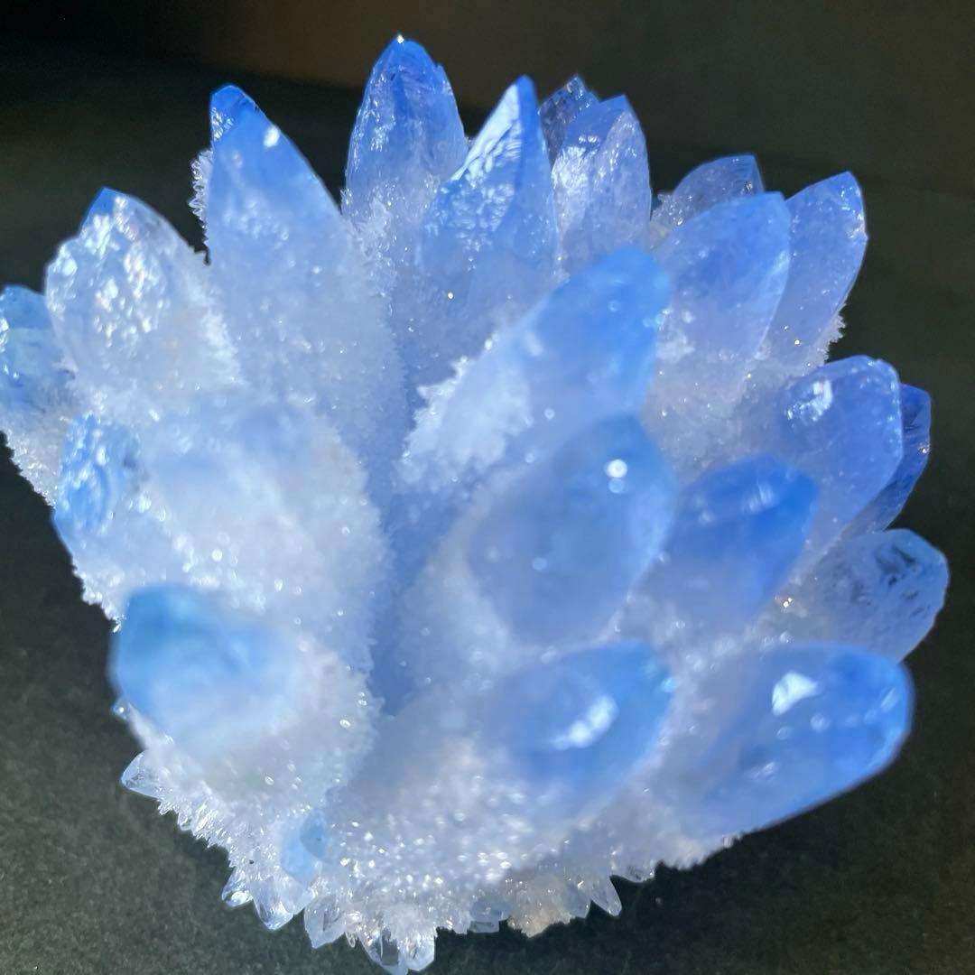 青い水晶のクラスター　天然石　鉱物　パワーストーン　クリスタル　レア　珍しい
