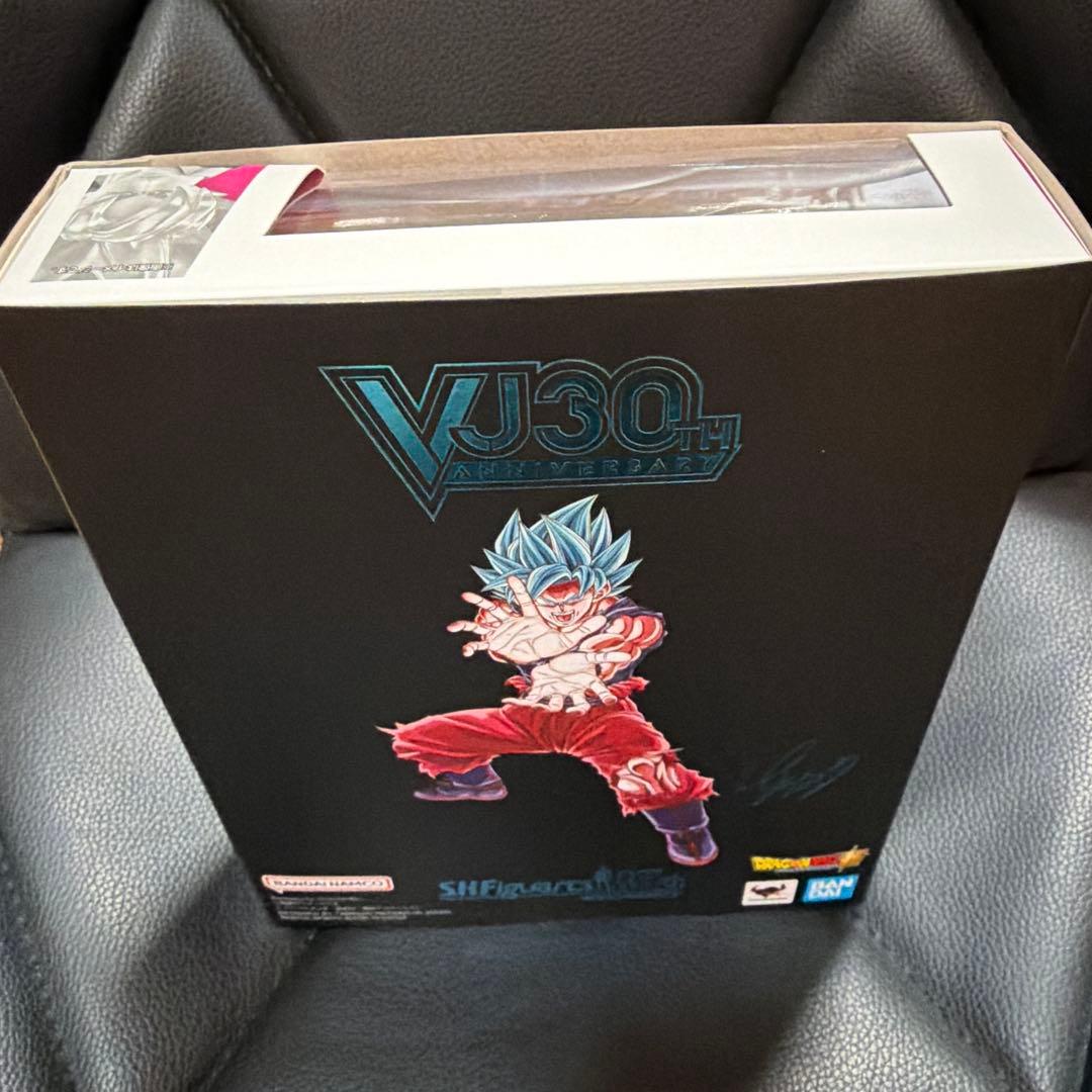 SH Figuarts 超サイヤ人ゴッドSS 孫悟空 Vジャンプ30周年記念