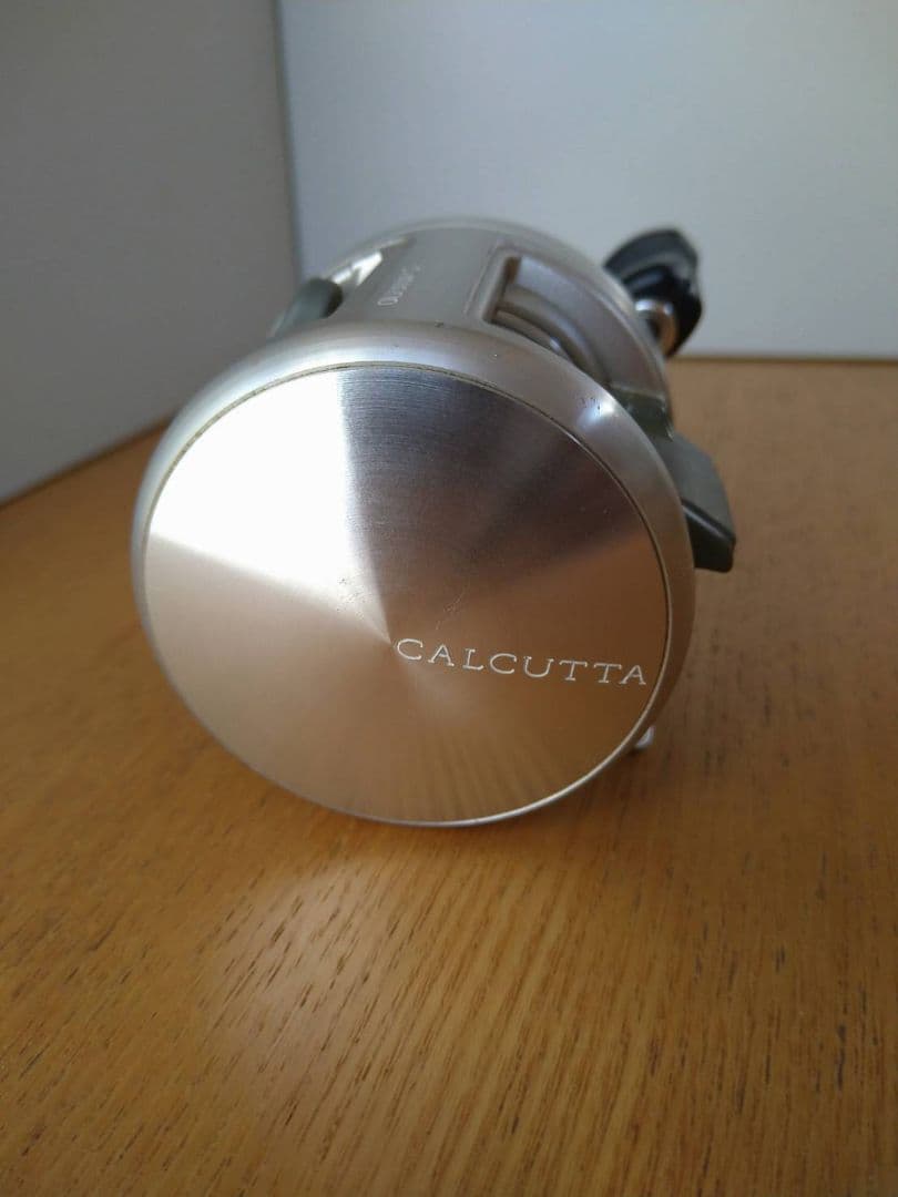 SHIMANO CALCUTTA 100 ベイトリール