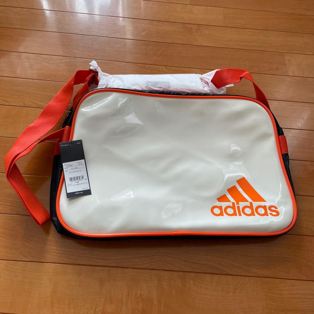 未使用品　読売ジャイアンツ　adidasコラボ　エナメルバック