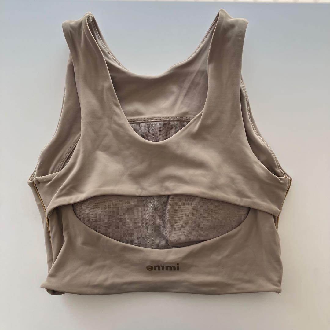 emmi yoga サステナレタッチタンクトップ マーブル柄UVカットレギンス