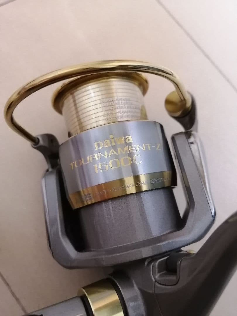 [美品] ダイワ　トーナメント Z 1500C　スピニングリール