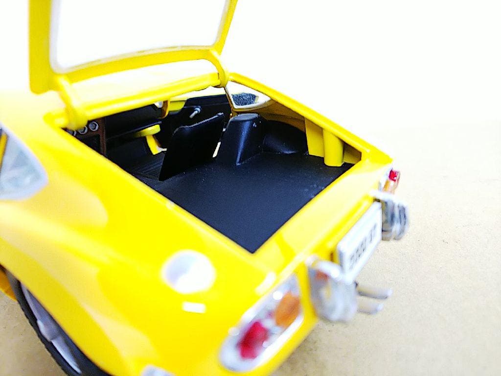 シュコー製 1/24 トヨタ 2000GT ダイキャストモデルミニカー