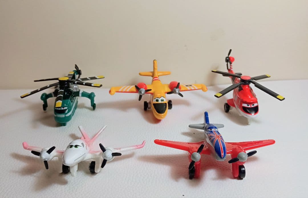トミカディズニープレーンズ5機