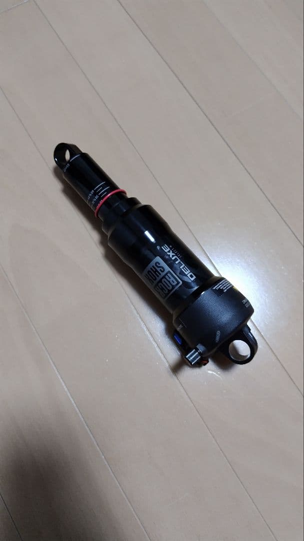 ROCKSHOX Deluxe Select＋ 210×55