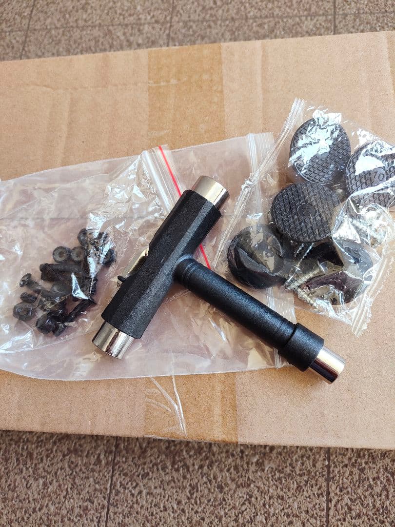 スケボースツールキット 椅子 スケートボード スツールベース 脚 黒 アイアン