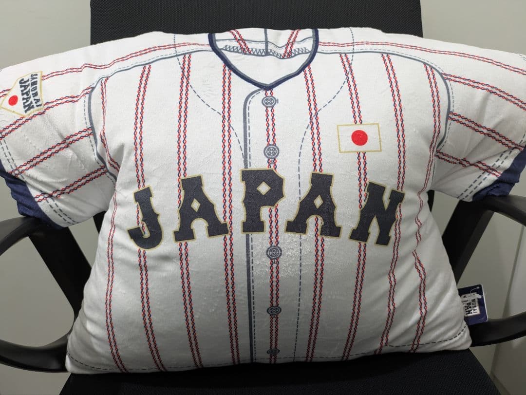侍ジャパン ユニフォーム型超BIGクッション 2種セット！
