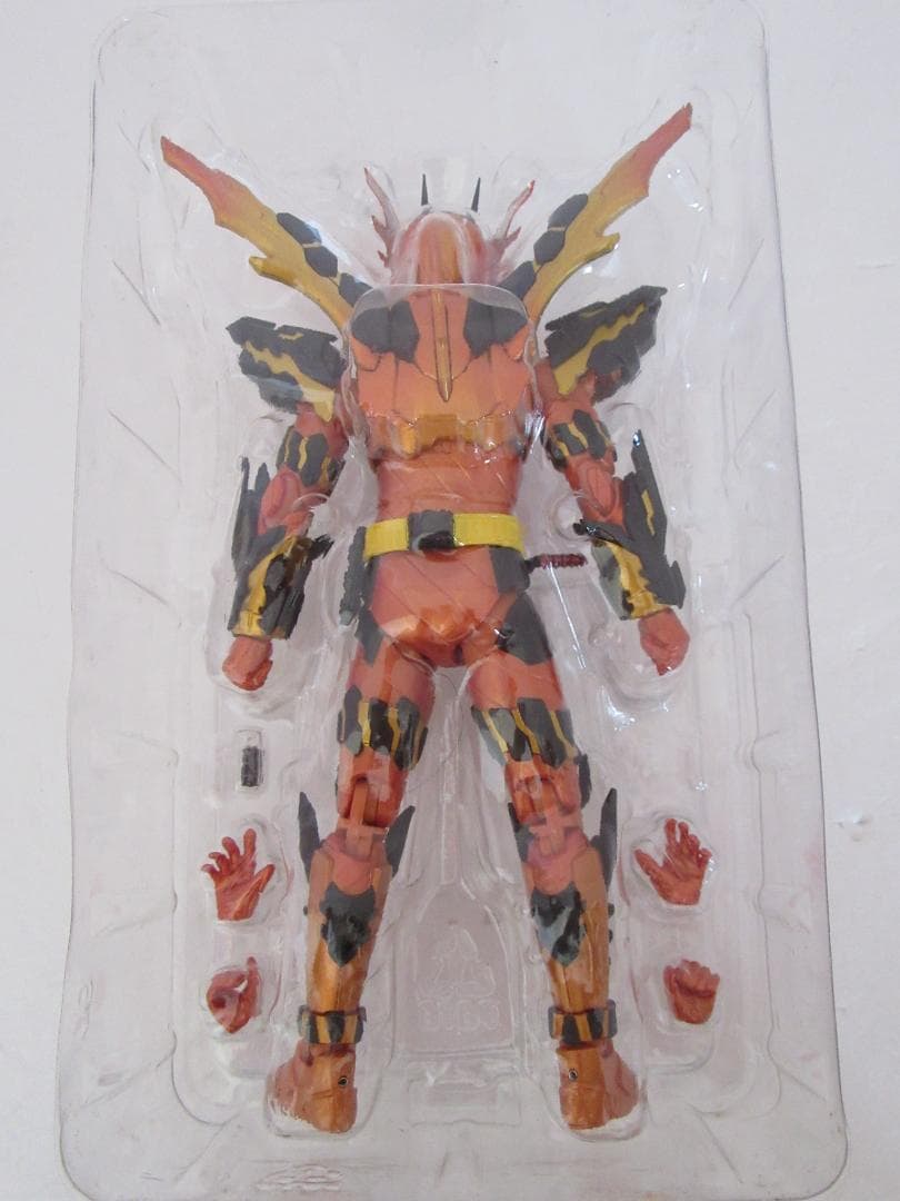 S.H.Figuarts 仮面ライダー クローズマグマ 仮面ライダービルド