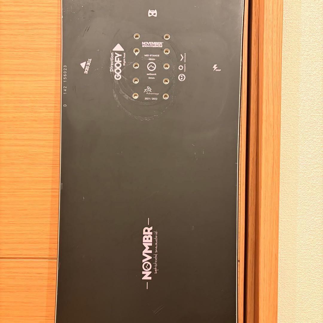 スノーボード　板　NOVEMBER D4 21-22レディース　142