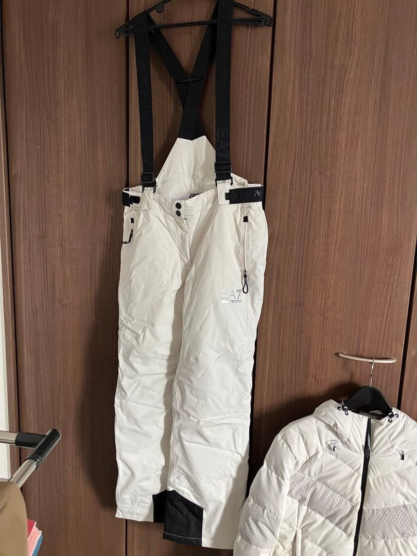 ARMANI スノーウエア　白　上下セット　セール
