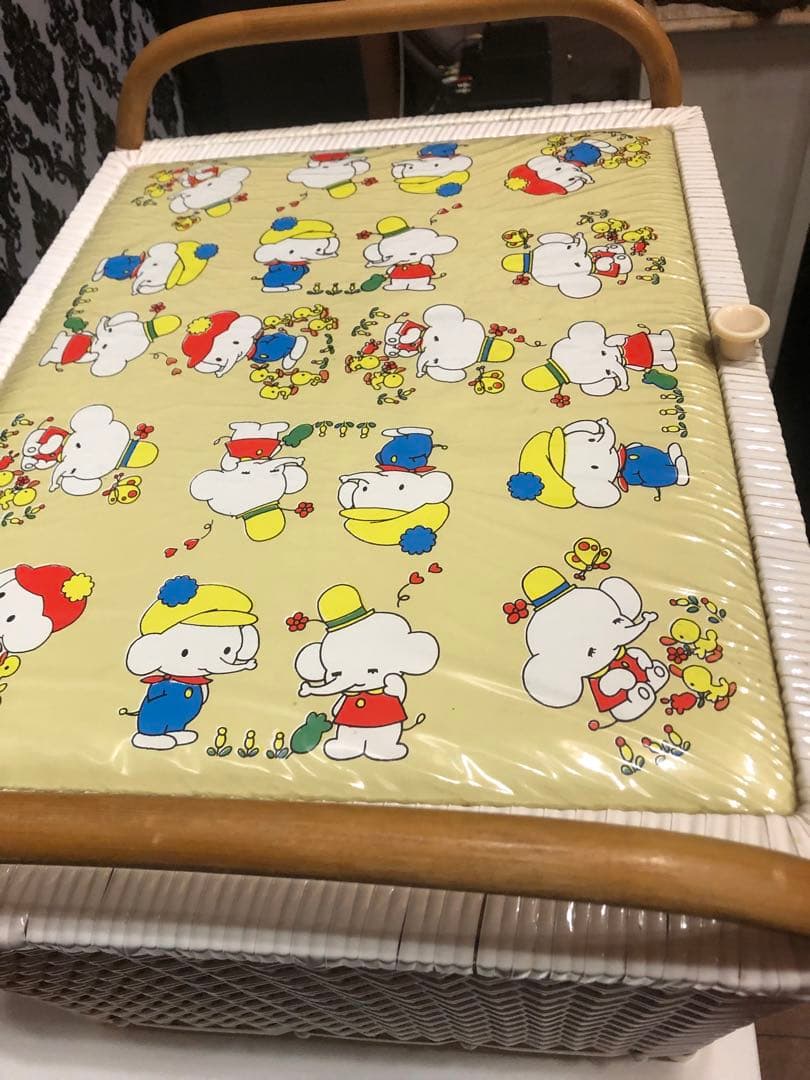 ファンシーなレトロ ぞうさん♦️ラタン風カゴ収納♦️木の取っ手付♦️美品♦️送料込