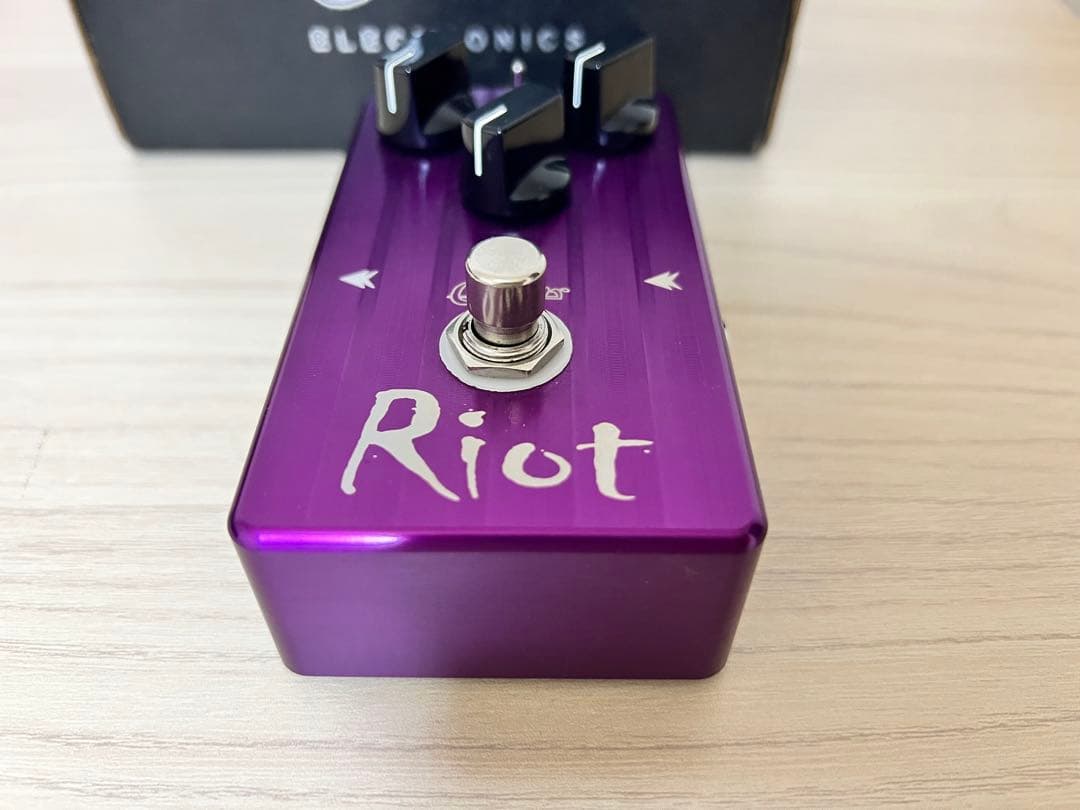 Suhr Riot 正規輸入品