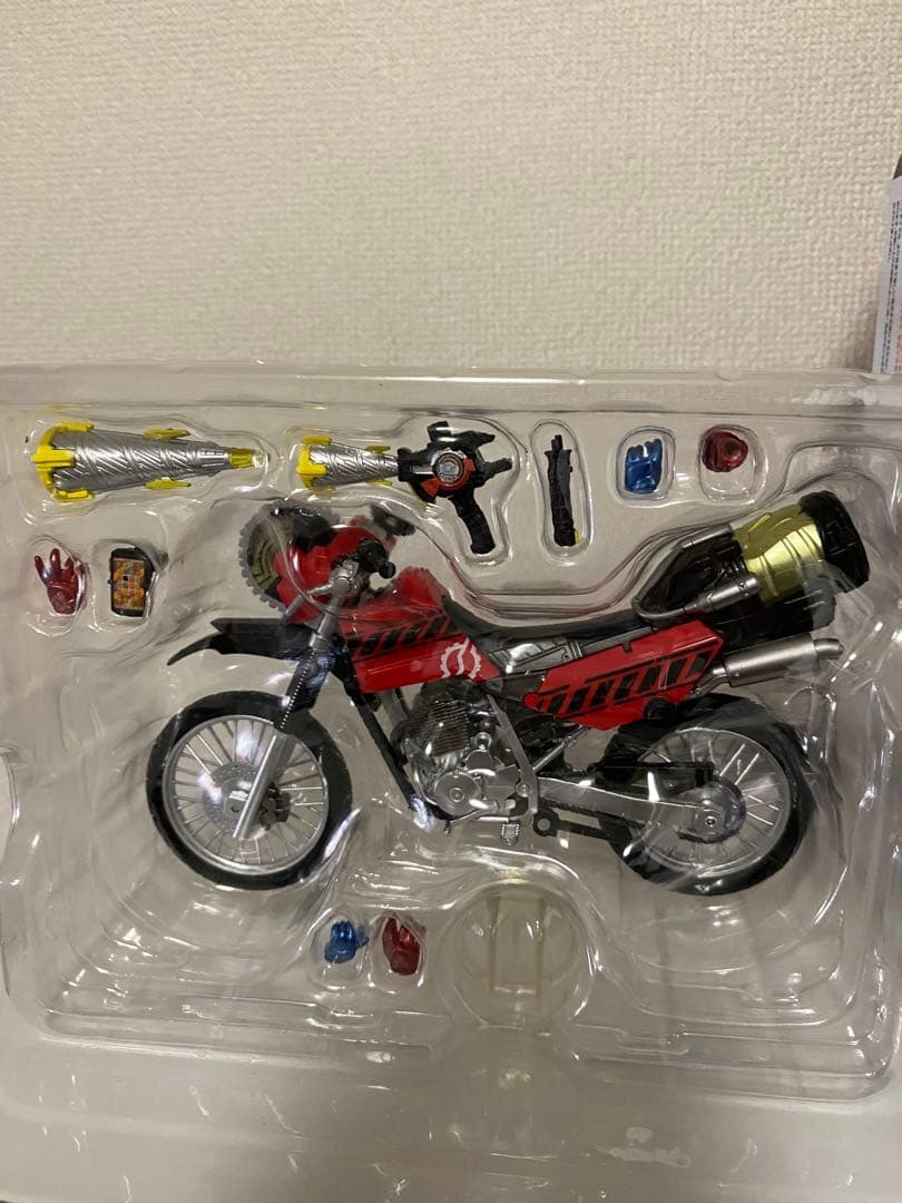 S.H.Figarts マシンビルダー　仮面ライダービルド　フィギュア