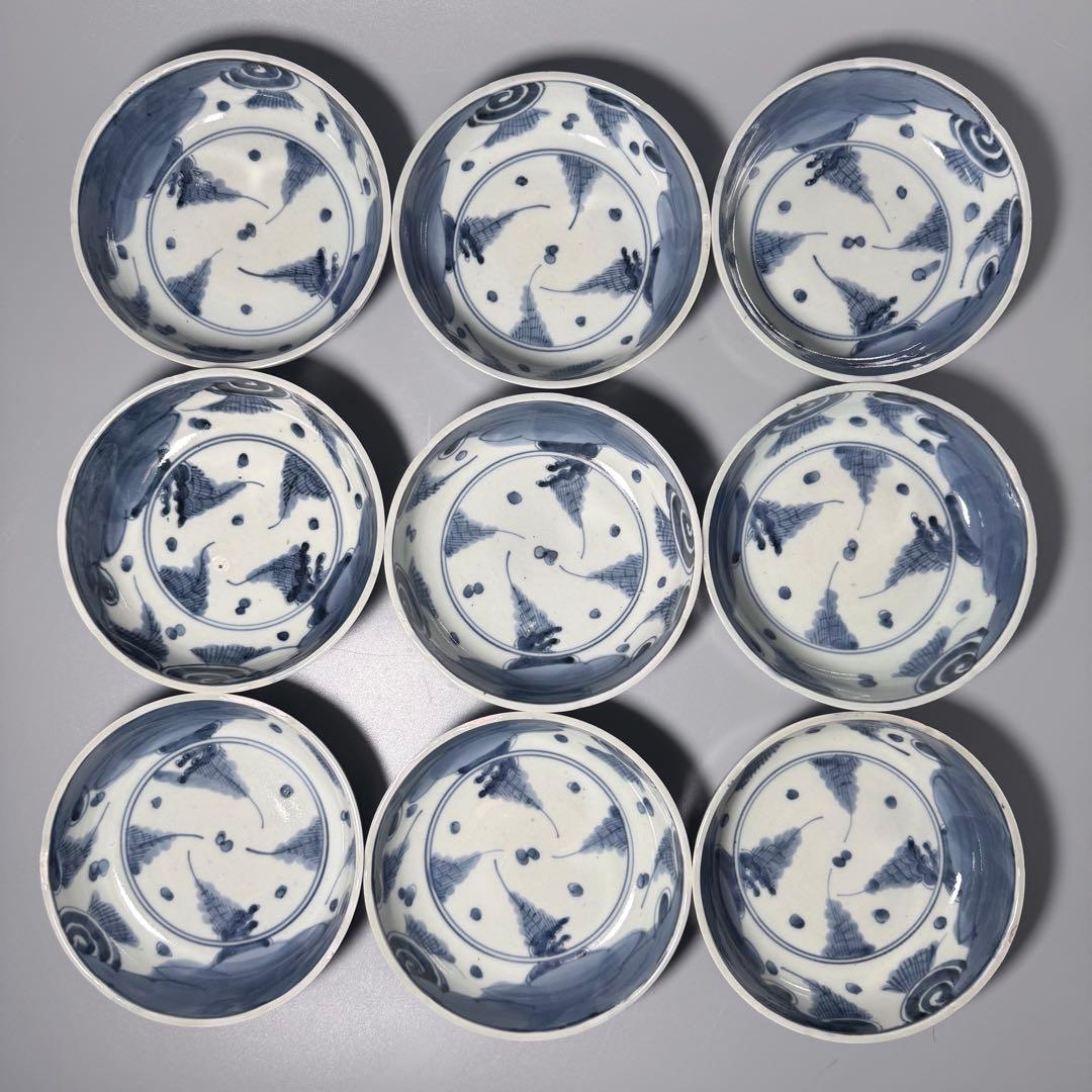江戸期　染付膾皿　九客　裏蔓唐草　蛇目高台　抽象的な絵付　器が素敵な料理屋さん