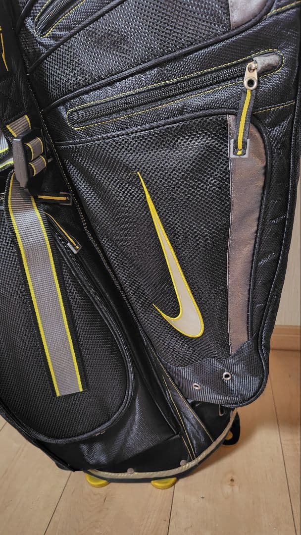 チ*ル様 Nike スタンド付キャディバッグ SasQuatch黒/黄色 14分