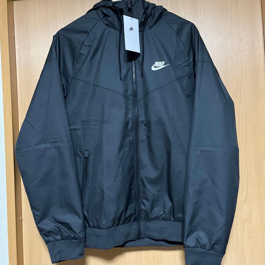 NIKE ナイキ　ウインドランナー　BLACK スポーツウェア　Mサイズ