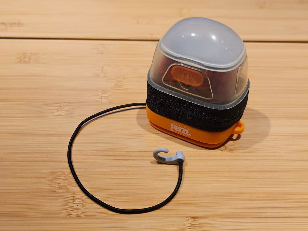 PETZL ヘッドランプ2個 + バッテリー2個 + ランタンケース