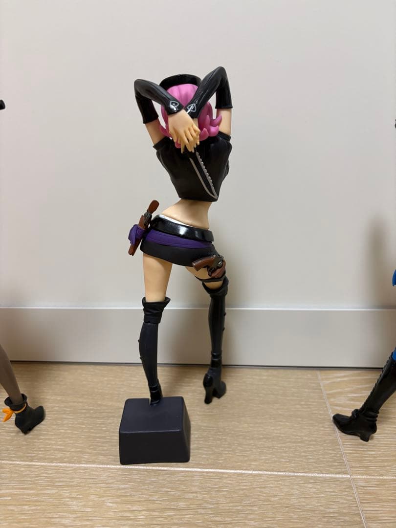 ワンピース フラッグダイヤモンドシップ ナミ　レイジュ　ビビ フィギュア