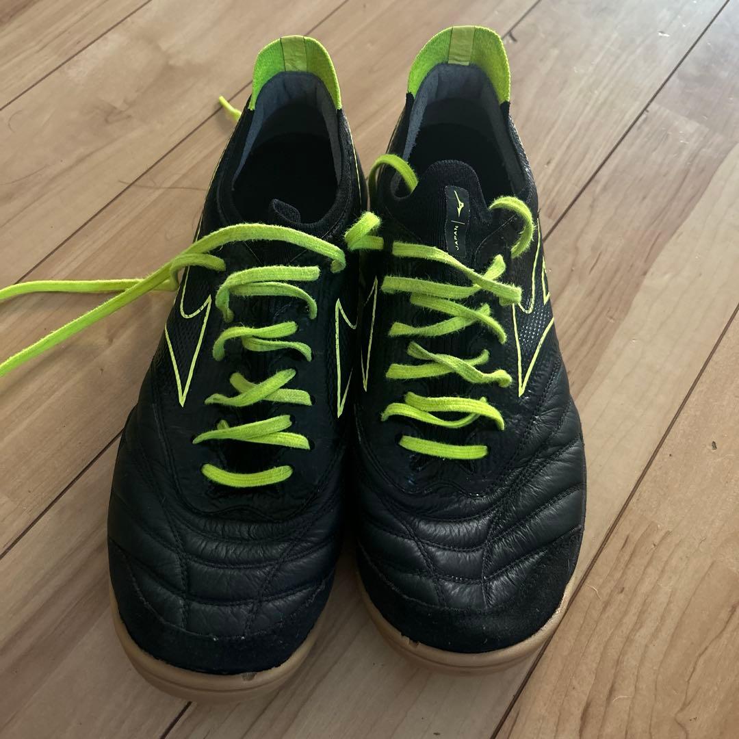 Mizuno Morelia NEO フットサルシューズ