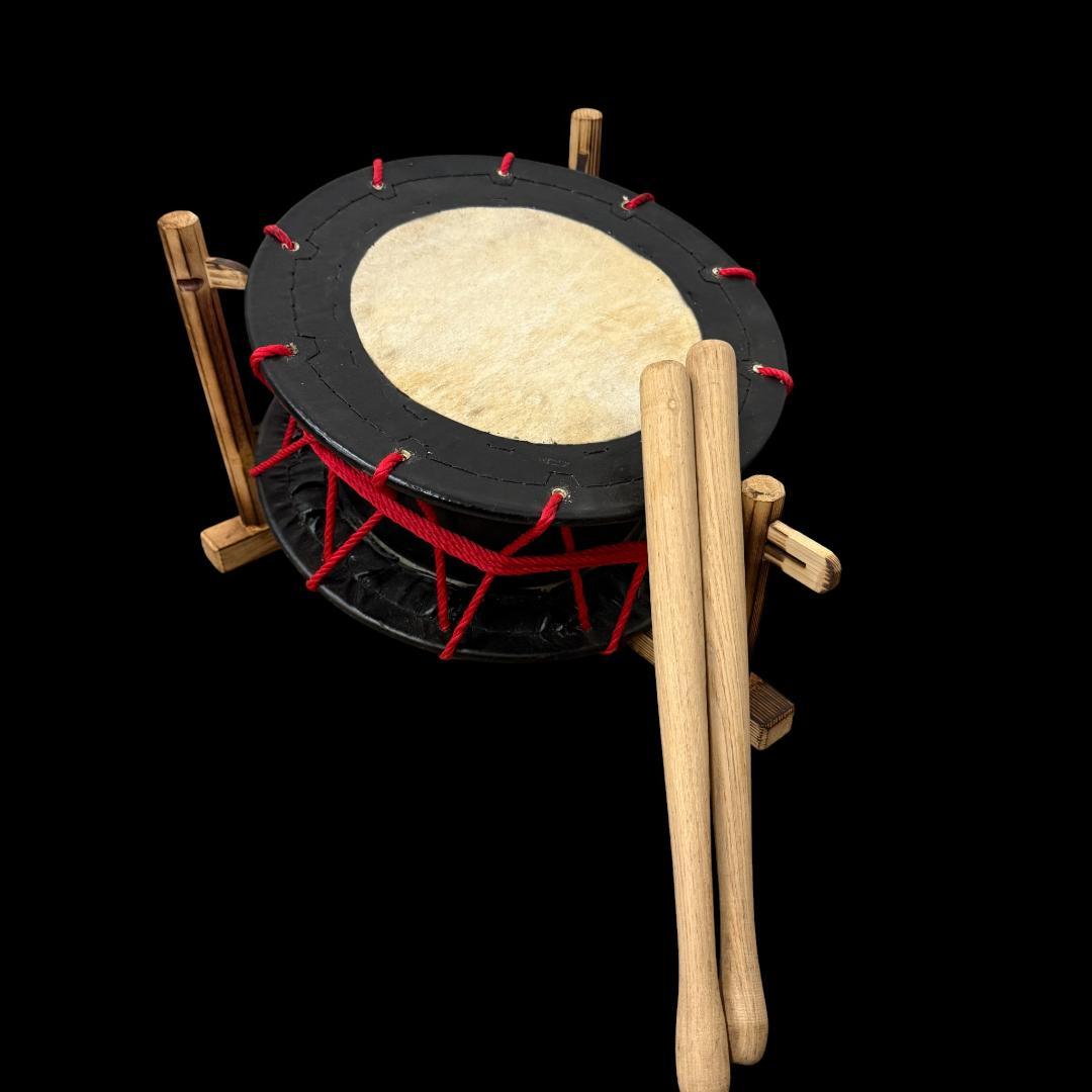 【新品】【蔵出し】締め太鼓 牛 革 和太鼓 バチ付き 台付き 入門用 セット