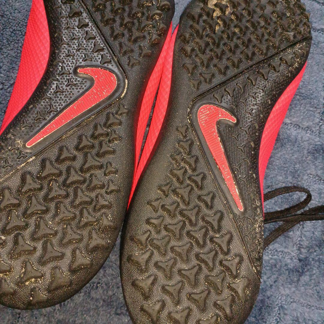 Nike レッド/ブラック シューズ