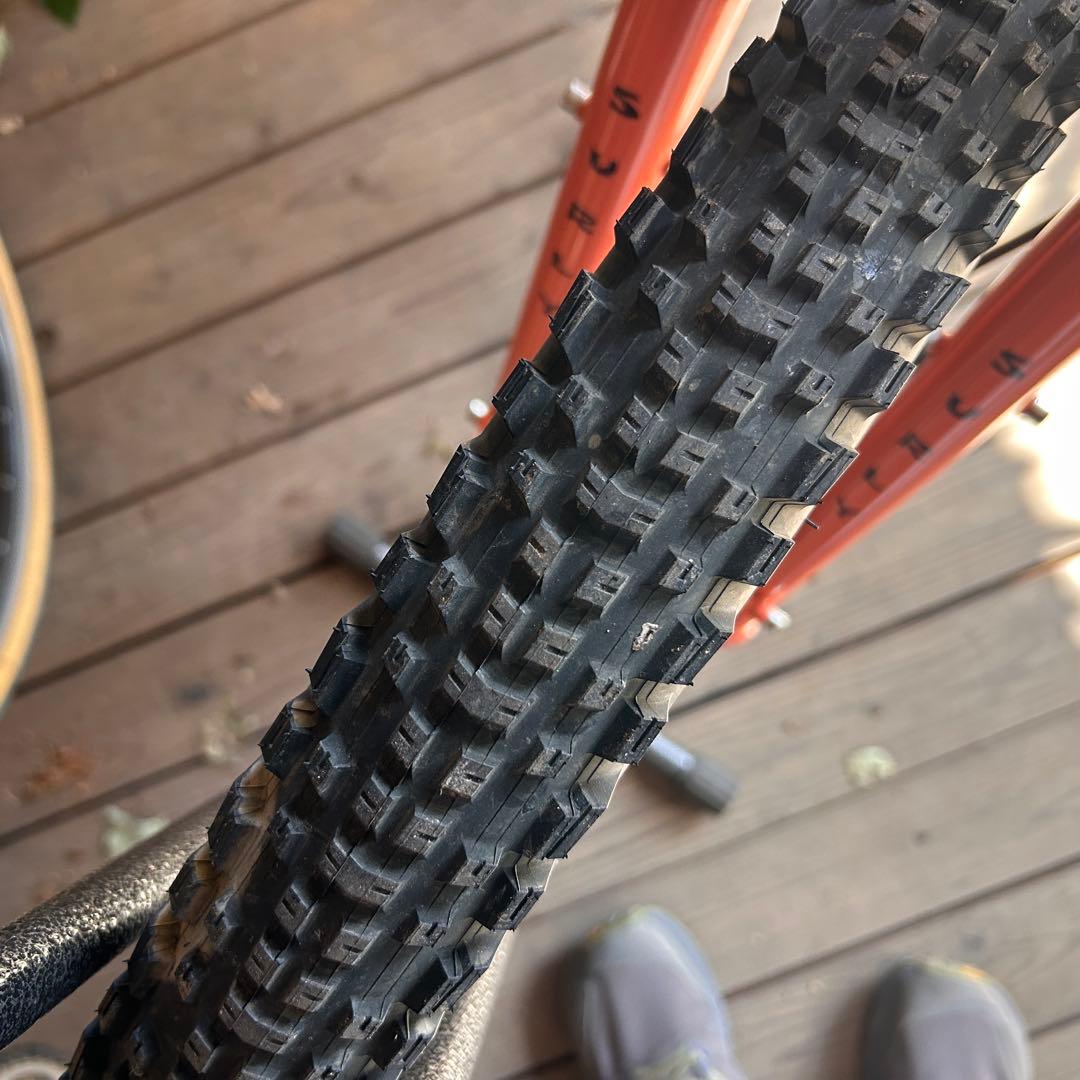 TERAVAIL 27.5×2.5 bluelug surly crust