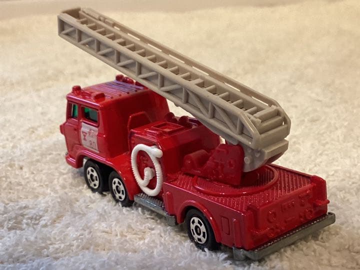 トミカ　NO.29 日野　ハシゴ消防車（東淀川）　日本製　スーパーギフト