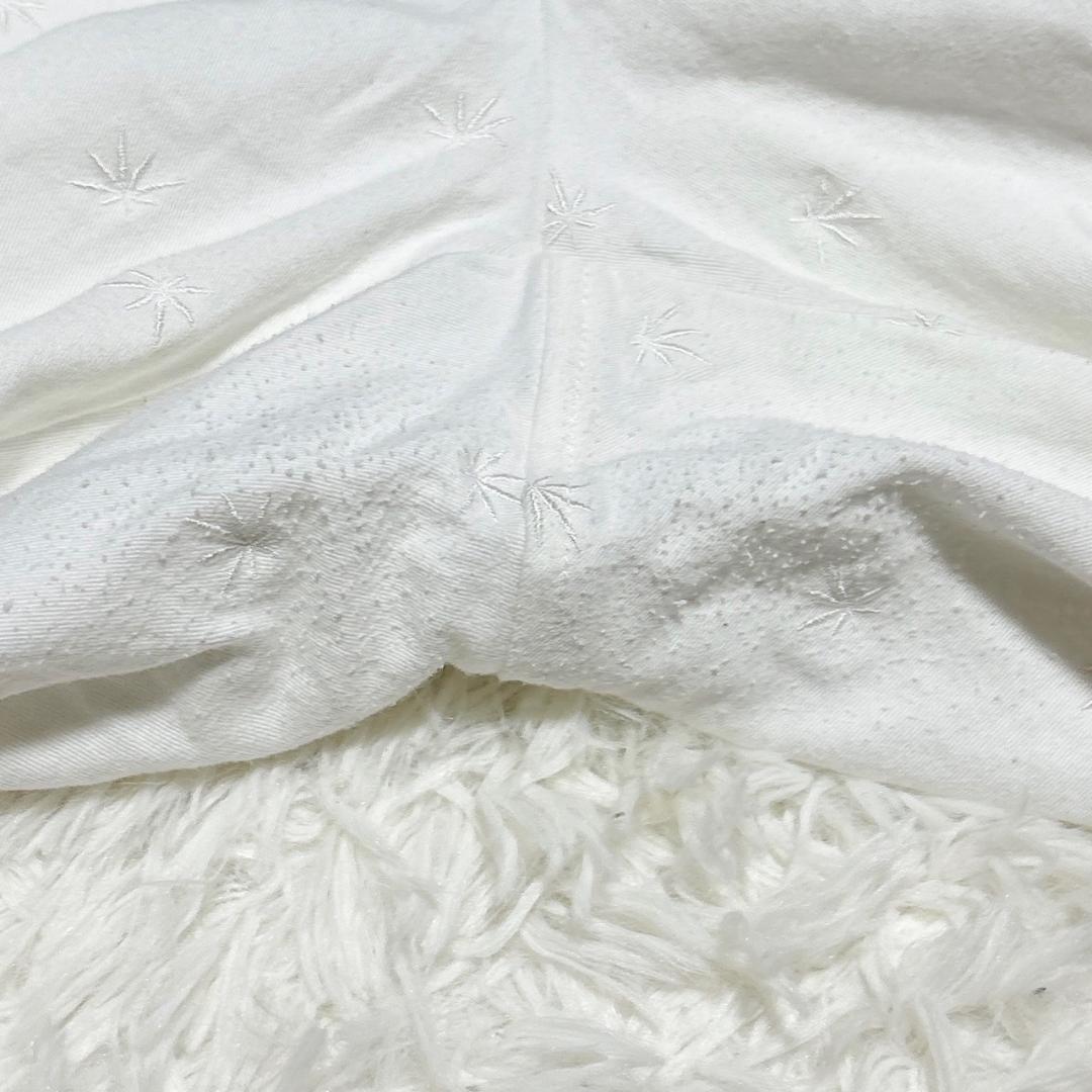 MARK&LONA　ホワイト刺繍ショートパンツ　XLサイズ