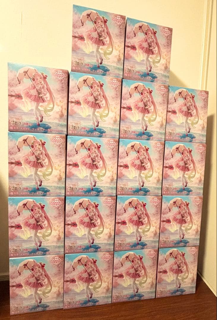 初音ミク　桜ミク　AMP＋ フィギュア　桜ドレス ver. 18体セット