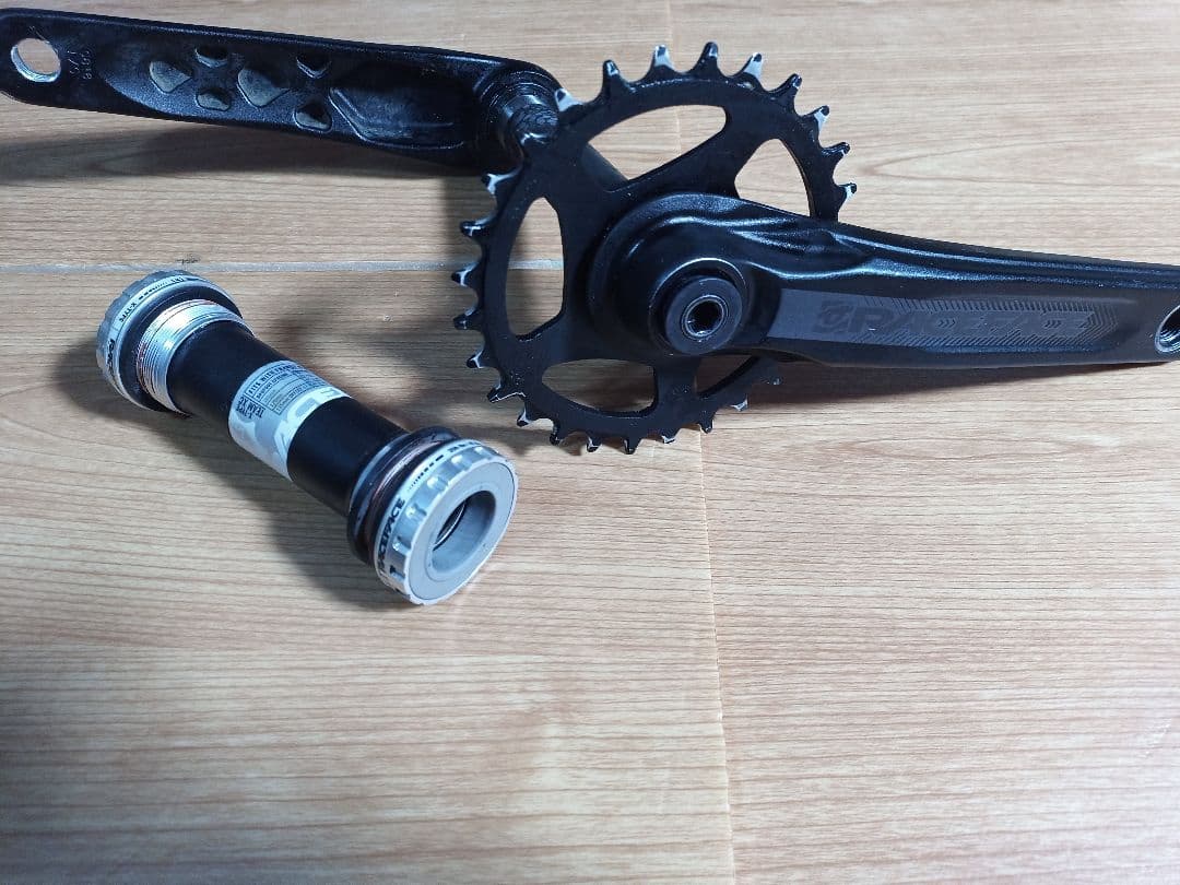 ファットバイク用 RACEFACE クランクセットとボトムブラケット