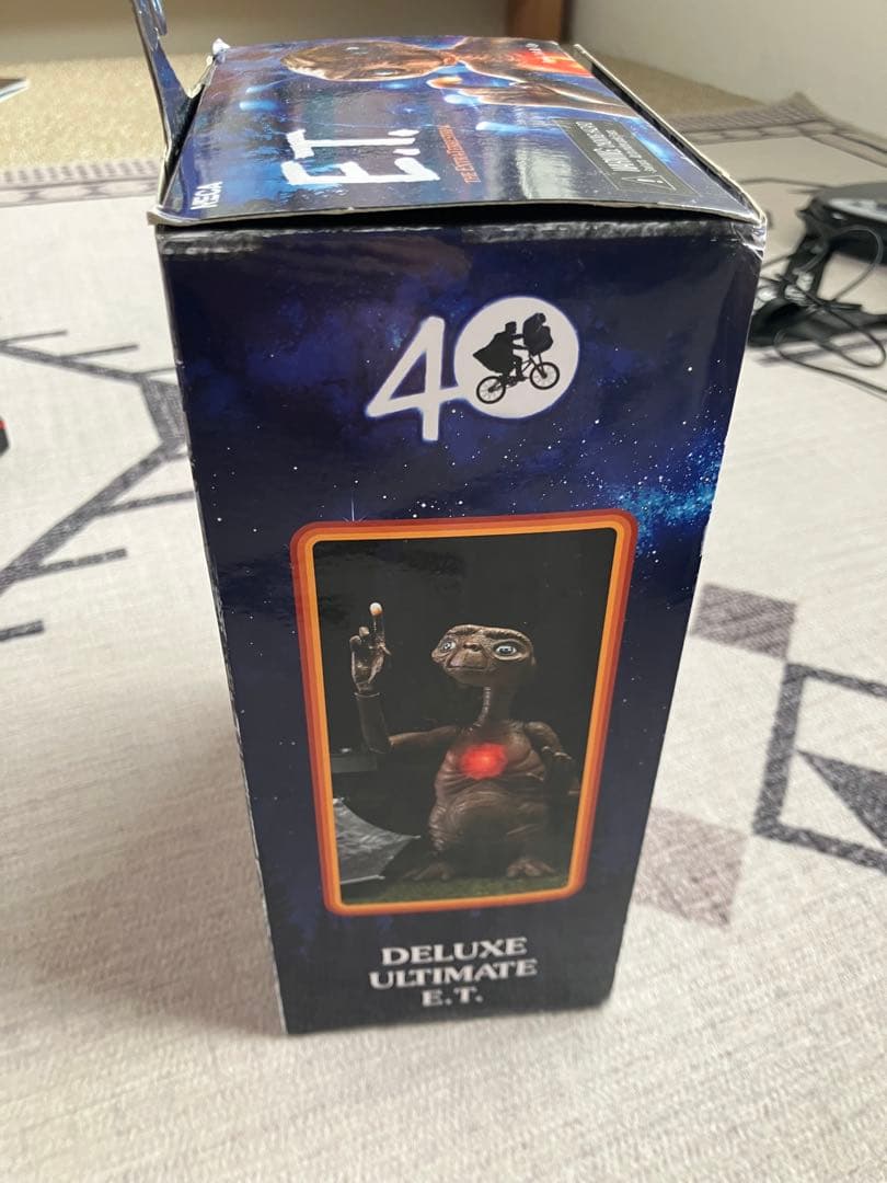 レア　ネカ　海外購入　DELUXE ULTIMATE E.T. フィギュア