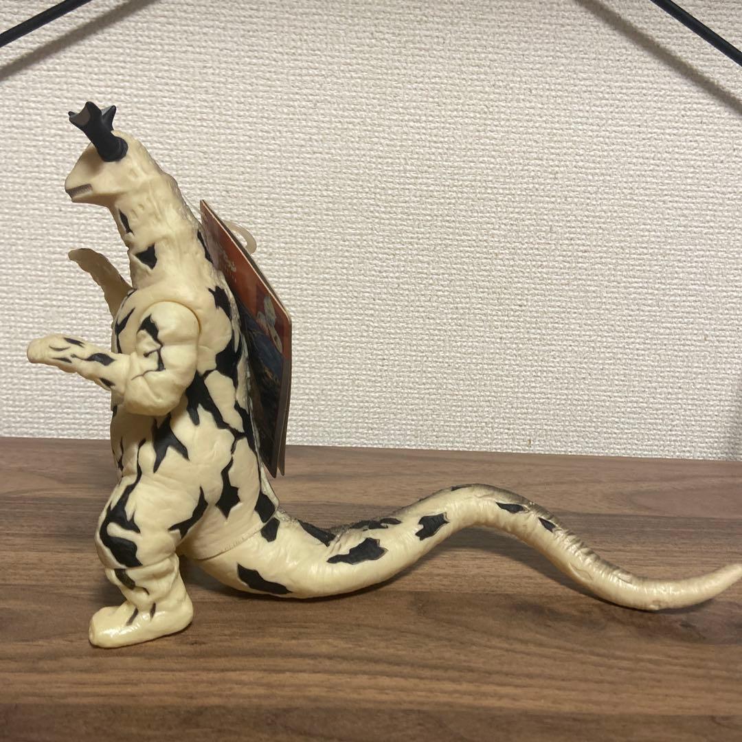ウルトラ怪獣シリーズ　エレキング　タグ付き　３種セット