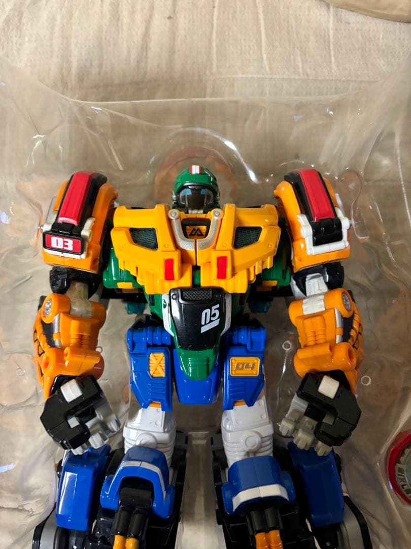 メタリオンズ　韓国ロボット　サンダーガーディアン　3合体