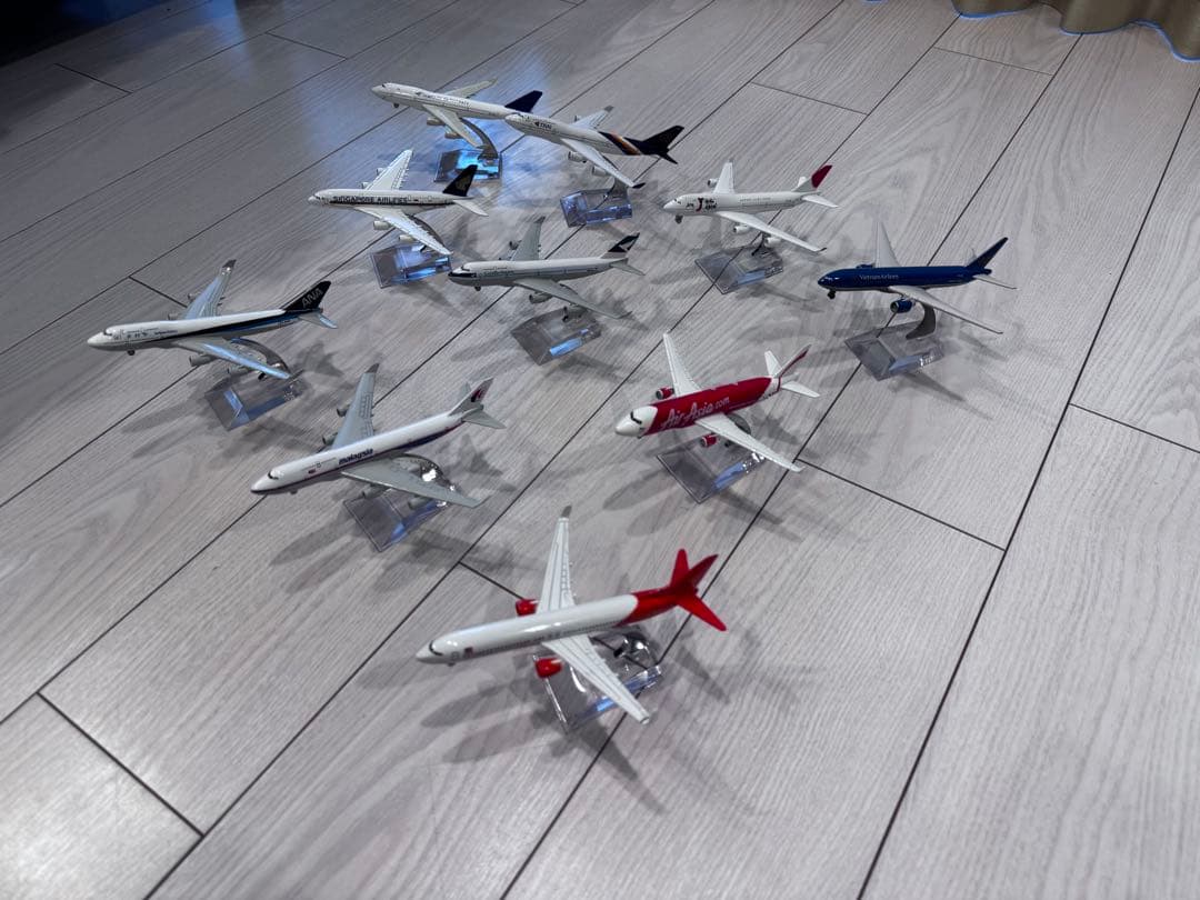 タイムセール　一機5000円超航空機モデル 10機セット 1/200スケール