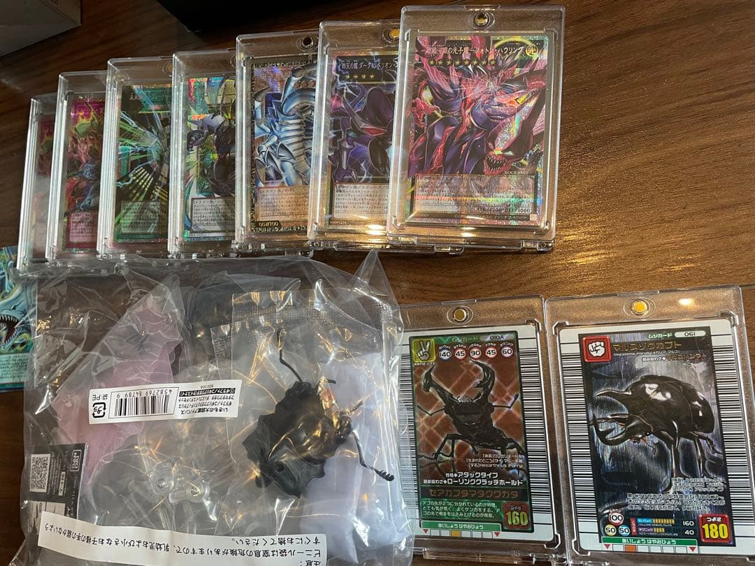 いきもの大図鑑　遊戯王　ムシキング　ガチャガチャ